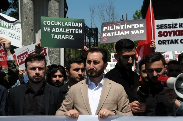 ak-parti-istanbul-genclik-kollari-ve-universite-ogrencileri-filistine-destek-icin-yurudu-1715086512479.jpg