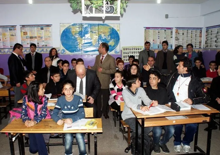 Diyarbakır’da bin 200 öğrenciye bedava ders veriyorlar