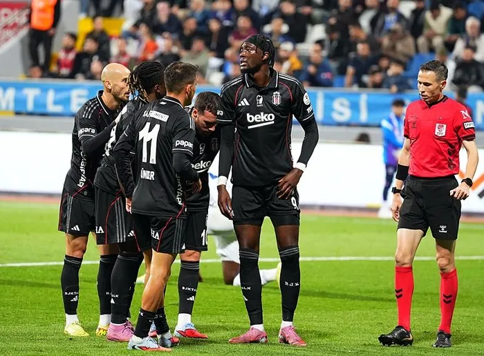 canli-kasimpasa-besiktas-macta-ikinci-yari-oynaniyor-1761503601259.jpeg