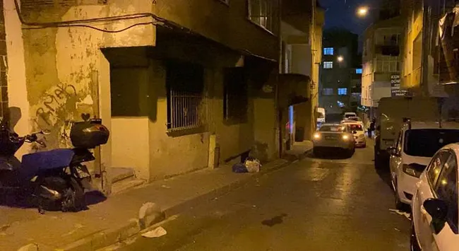 esenlerde-esrarengiz-olum-bir-evin-balkonunda-erkek-cesedi-bulundu-1756671685720.jpeg