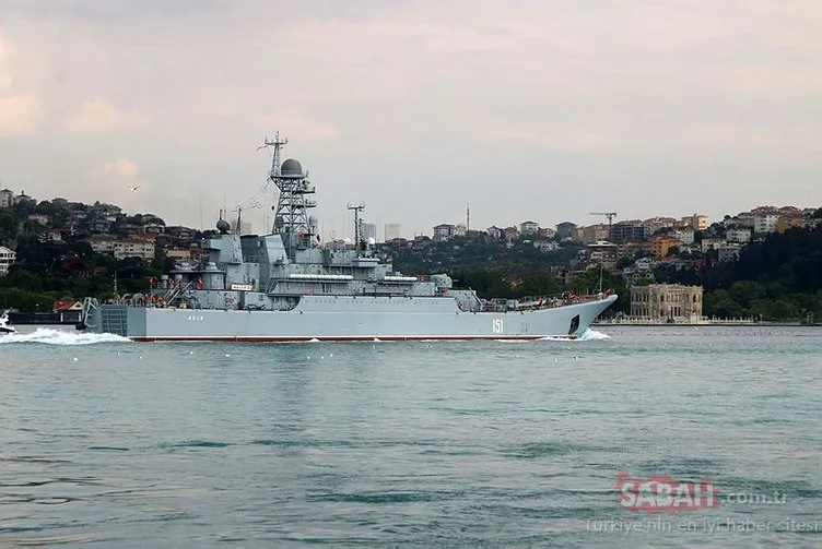 Rus Savaş gemisi ’Azov’ İstanbul Boğazı’ndan geçti