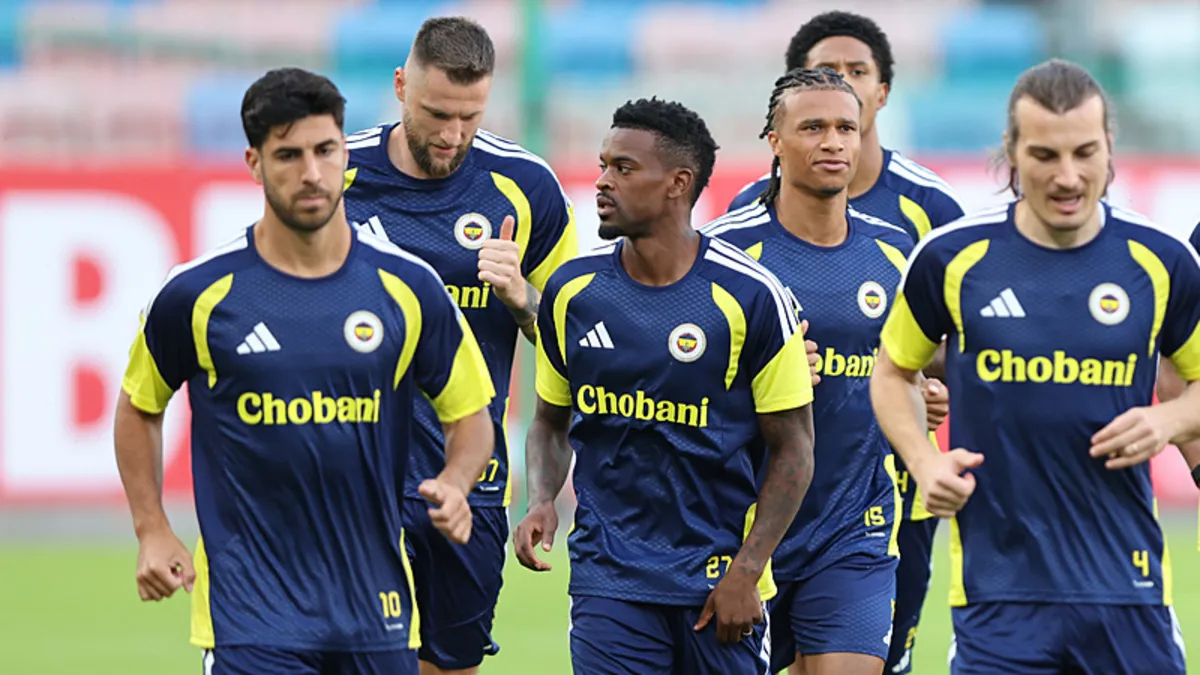 Fenerbahçe futbol takımı antrenmanda