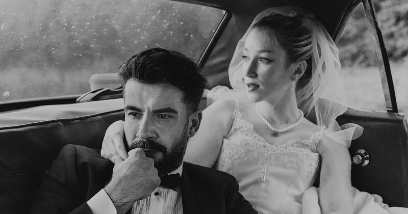 Oyuncu Rüzgar Aksoy ve sevgilisi Yasemin Sancaklı evlendi - Magazin  Haberleri