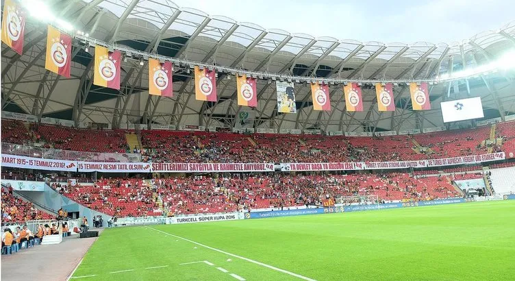 Konya Arena tribünlerinden renkli görüntüler