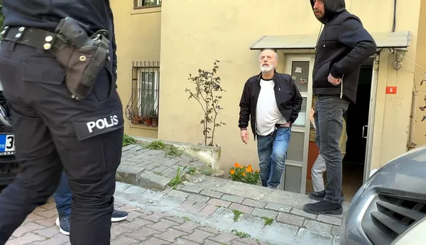 avcilarda-akilalmaz-olay-ulkesinden-donen-genc-icra-memurlarini-gorunce-neye-ugradigini-sasirdi-ben-nereye-gid-1777537453424.jpg
