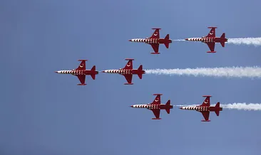 TEKNOFEST’e ziyaretçi akını! Hava gösterileri nefes kesti