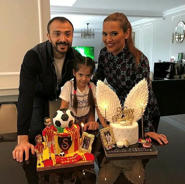 Demet Akalın�dan canlı yayında su içenlere tepki Son Dakika Magazin