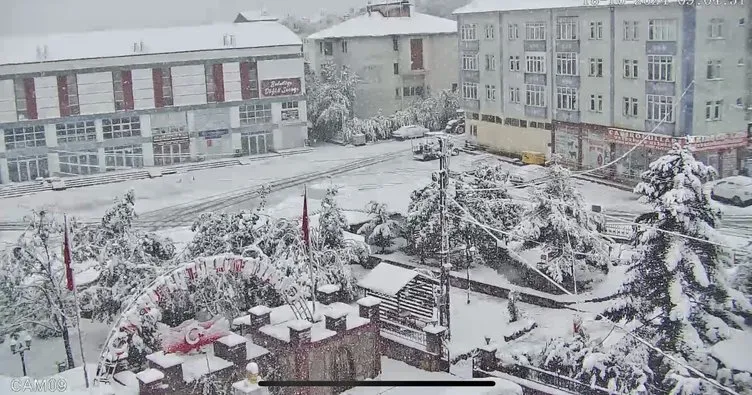 Kastamonu’nun yüksek kesimlerine mevsimin ilk karı düştü