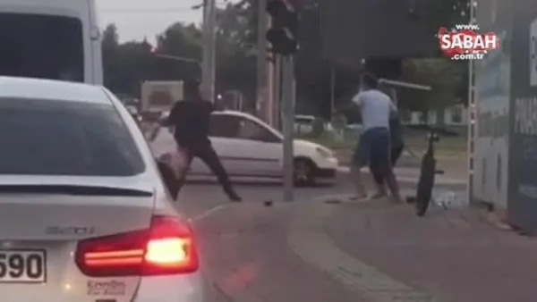 Antalya’da trafikte sopalı kavga | Video