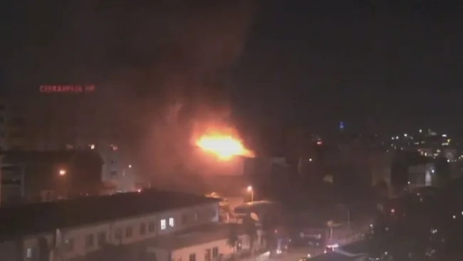 istanbul-universitesi-cerrahpasa-dis-hekimligi-fakultesi-binasinda-yangin-cikti-1784317876531.jpg