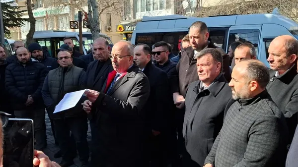 tekirdag-sofor-odalarindan-buyuksehir-belediyesine-tepki-calistikca-batiyoruz-1740247009183.jpg