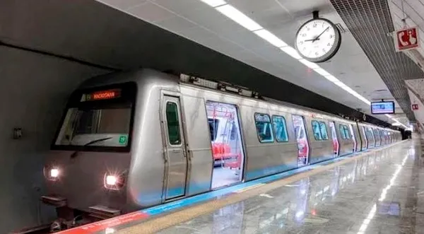 metro-hattindaki-teknik-arizalar-vatandasi-canindan-bezdiriyor-1737106735915.jpg