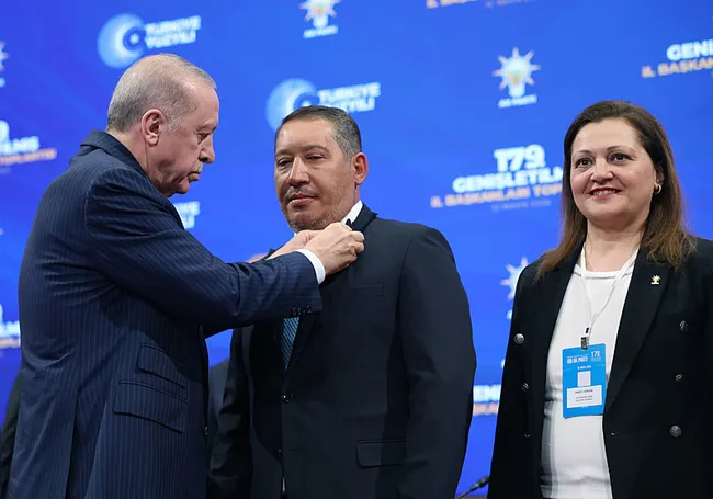 son-dakika-haberi-baskan-erdogandan-chp-yonetimine-tepki-vatandasin-akliyla-alay-etmeyi-artik-birakmalilar-1778597222978.jpg SON DAKİKA HABERİ | Başkan Erdoğan'dan CHP yönetimine tepki: Vatandaşın aklıyla alay etmeyi artık bırakmalılar