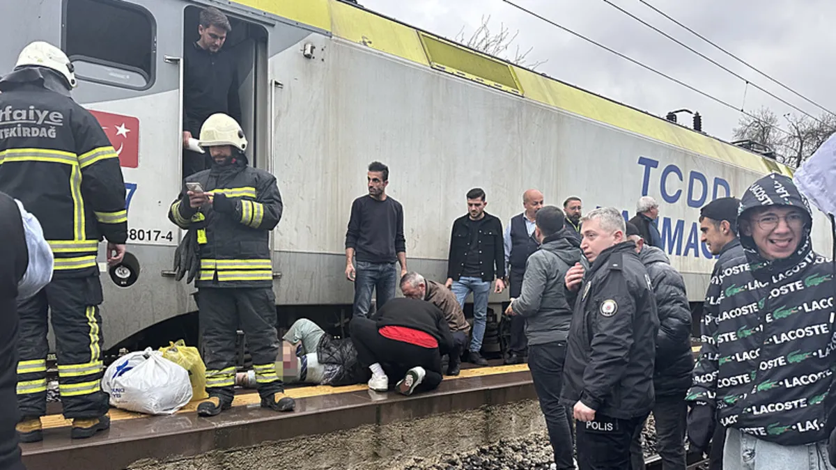 48 yaşındaki kadın tren ile peron arasına sıkıştı: Makinistin dikkati faciayı önledi! 48 yaşındaki kadın tren ile peron arasına sıkıştı: Makinistin dikkati faciayı önledi!