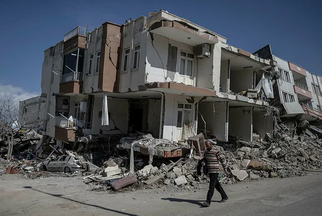 deprem-son-dakika-hatayda-5-buyuklugunde-deprem-1677169827739.jpg DEPREM SON DAKİKA: Hatay'da 5 büyüklüğünde deprem