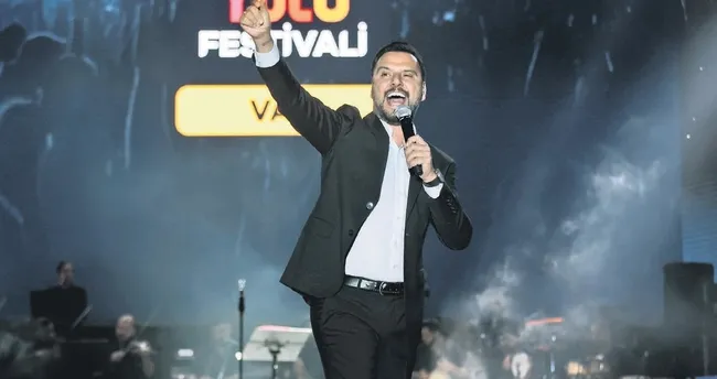 Van'da binlerce kişi Alişan'la halay çekti - Son Dakika Magazin Haberleri