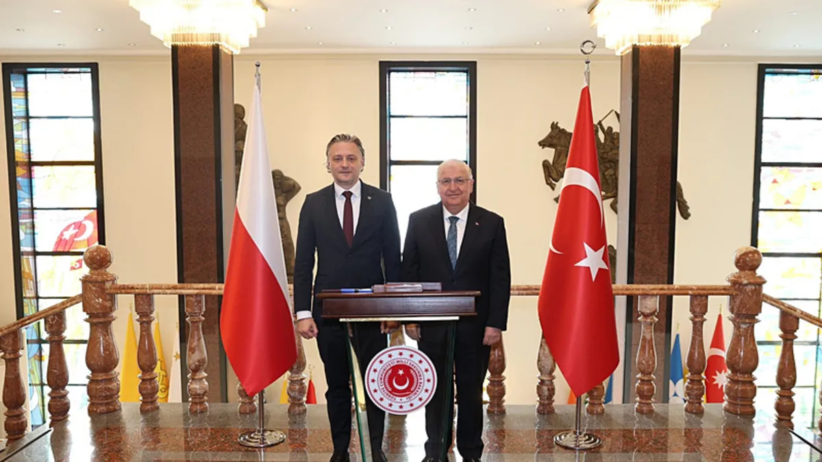 Bakan Güler, Polonya Devlet Bakanı Grodecki ile görüştü Bakan Güler, Polonya Devlet Bakanı Grodecki ile görüştü