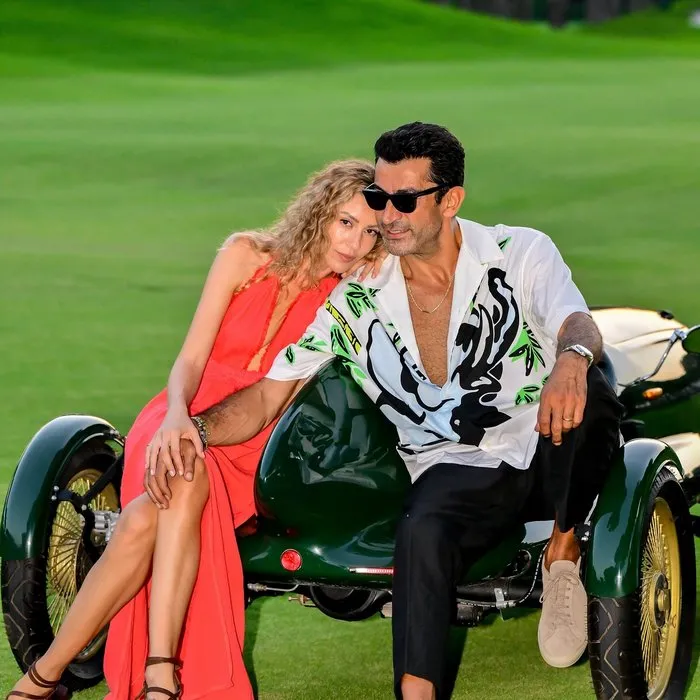 Kenan İmirzalıoğlu ve Sinem Kobal’dan yaz sonu pozu! Görenler mest oldu