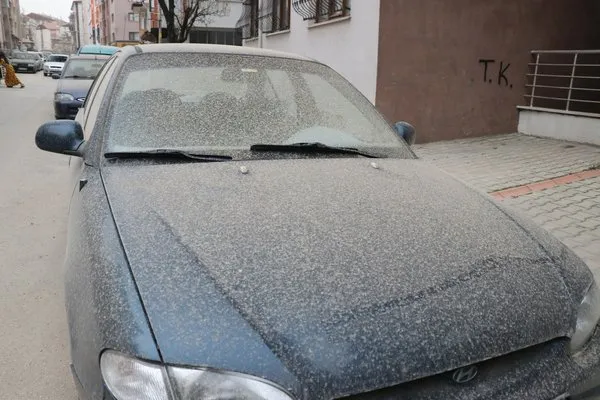 Bolu'da araçlar çamura bulandı