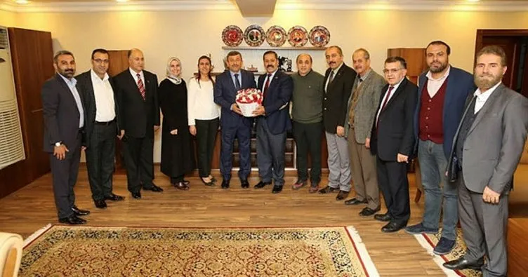 Başkan Karabacak, Erzurumluları ağırladı