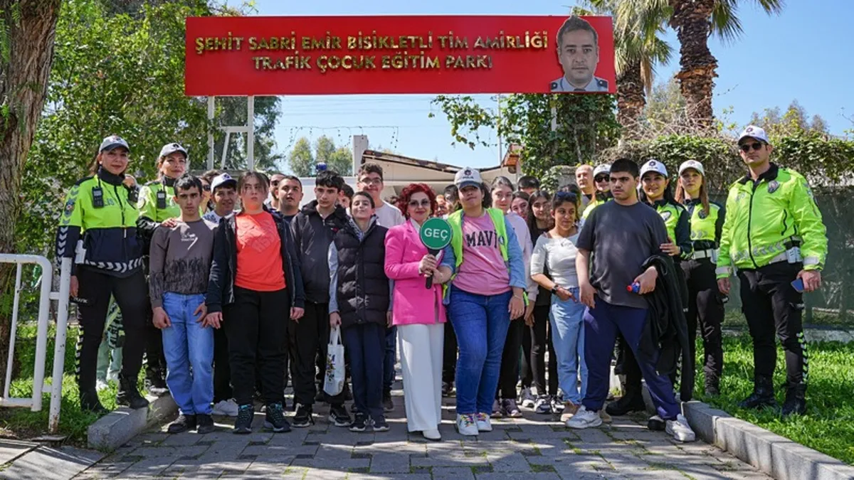 Şehit eşinin anısına gençlere trafik eğitimi