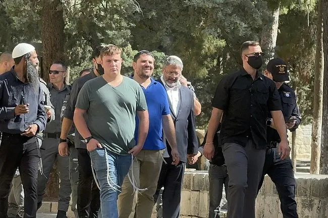 AK Parti’den İsrailli bakanların Mescid-i Aksa’ya düzenlediği baskına tepki: İnsanlık değerlerine saldırıdır