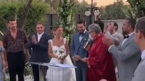 Oyuncu İsmail Ege Şaşmaz ve Hande Ünal bu akşam Manisa’da evlendi | Video