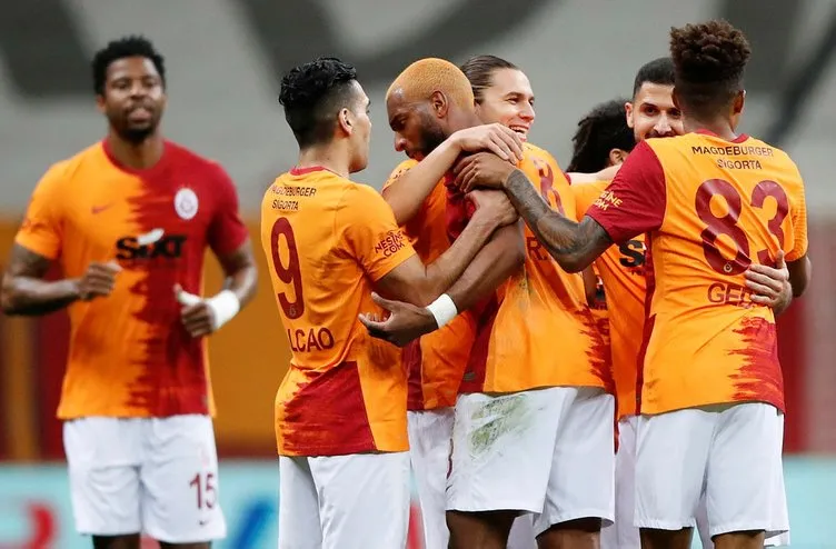 Son dakika: Şampiyonluk yarışında dev derbi! Galatasaray - Beşiktaş maçı başladı CANLI