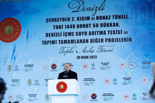 son-dakika-baskan-erdogandan-muhalefete-akliniz-4-5-yildir-neredeydi-aday-bulamayinca-camur-atiyorsunuz-1674910950988.jpg
