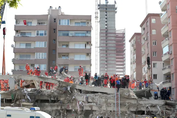 İzmir depreminden SON DAKİKA: Prof. Dr. Ercan İzmir depremi sonrasında 150 kilometrelik kritik bölgeyi açıkladı:
