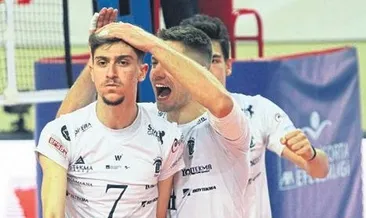 Rakiplerine duvar örüyor!