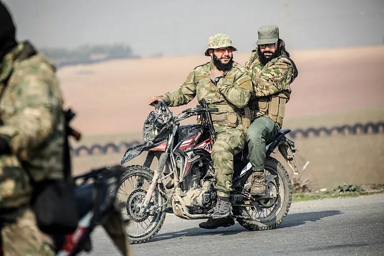 Suriye’de dengeler değişti! Muhalif güçlerin kontrol alanı büyüyor: İran’dan şoke eden hamle
