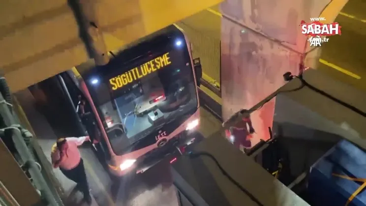 İstanbullunun ulaşım çilesi! Yine metrobüs yine arıza: Uzun kuyruklar oluştu | Video