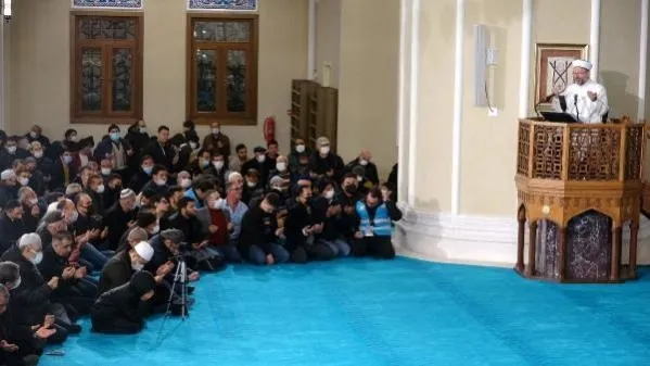 diyanet-isleri-baskani-erbas-canakkalede-berat-kandili-programina-katildi-1647548912760.jpg