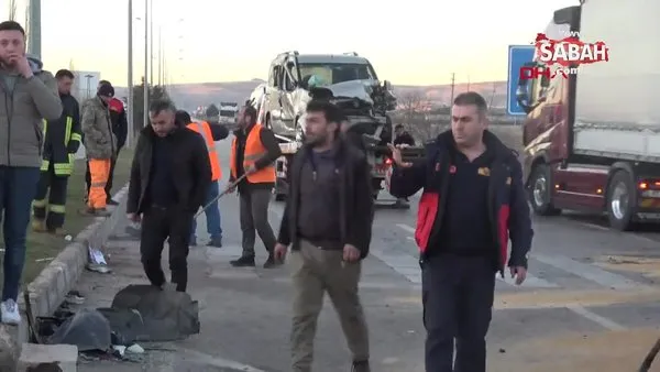 Afyonkarahisar'da 4 aracın karıştığı zincirleme kaza: 10 yaralı | Video