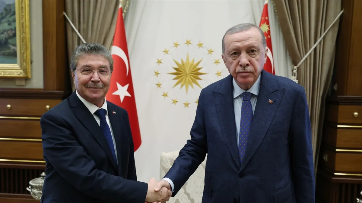 Başkan Erdoğan, KKTC Başbakanı Üstel'i kabul etti Başkan Erdoğan, KKTC Başbakanı Üstel'i kabul etti