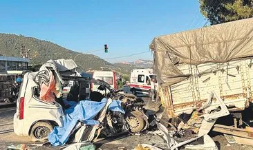 Düğün dönüşü trafik faciası: 4 ölü, 3 yaralı #izmir