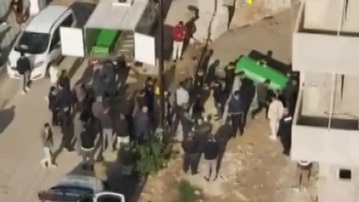 Adana’da inşaat işçisi 4’üncü kattan düşerek can verdi! Adana’da inşaat işçisi 4’üncü kattan düşerek can verdi!