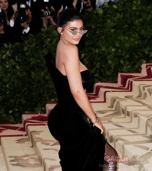 Dünyanın en genç milyarderi Kylie Jenner servetini böyle kazanıyor!