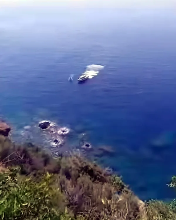 antalyada-bir-otomobil-denize-uctu-1783778523837.jpg