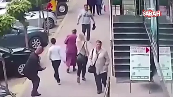 Yolda yürüyen 2 kadına yumruklu saldırı