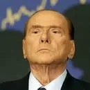 Berlusconi istifa etti