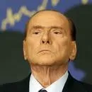 Berlusconi istifa etti