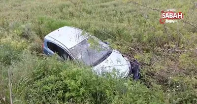 Kazada yola düşen direkten kaçan otomobil takla attı: 1 yaralı | Video