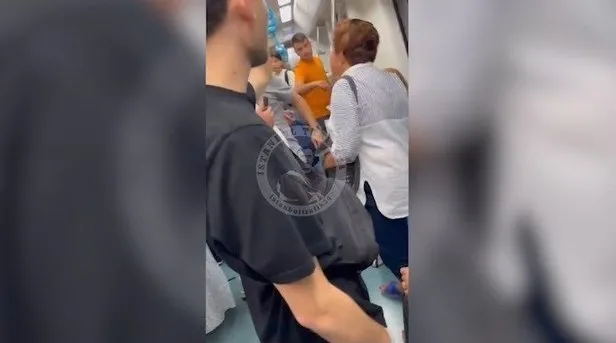 Marmaray’da başörtülü kadına çirkin saldırı: Başörtüsünü çıkarmaya çalıştı, yolcular tepki gösterdi