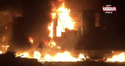 Plastik fabrikasında korkutan yangın | Video