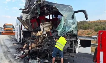 Tarsus-Pozantı otoyolunda yolcu otobüsü tıra çarptı: 9 yaralı #mersin