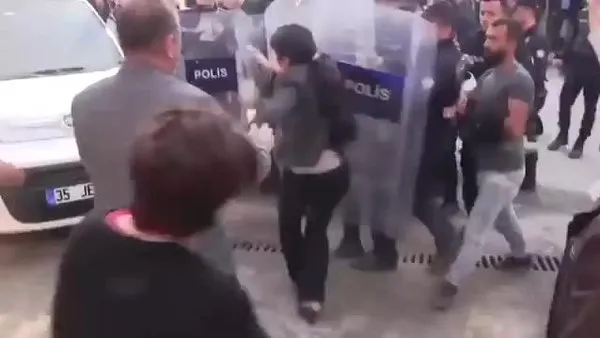 HDP'li Ayşe Sürücü polis kalkanına koşarak kafa attı