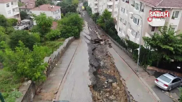İstanbul’da yoğun yağış sonrası çöken yol havadan görüntülendi