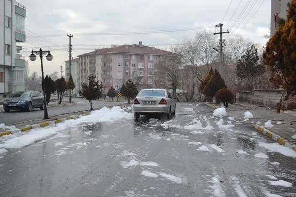 Niğde'de esrarengiz köpük!